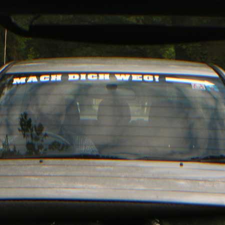 Fahrzeugbeschriftung "Mach dich weg!"